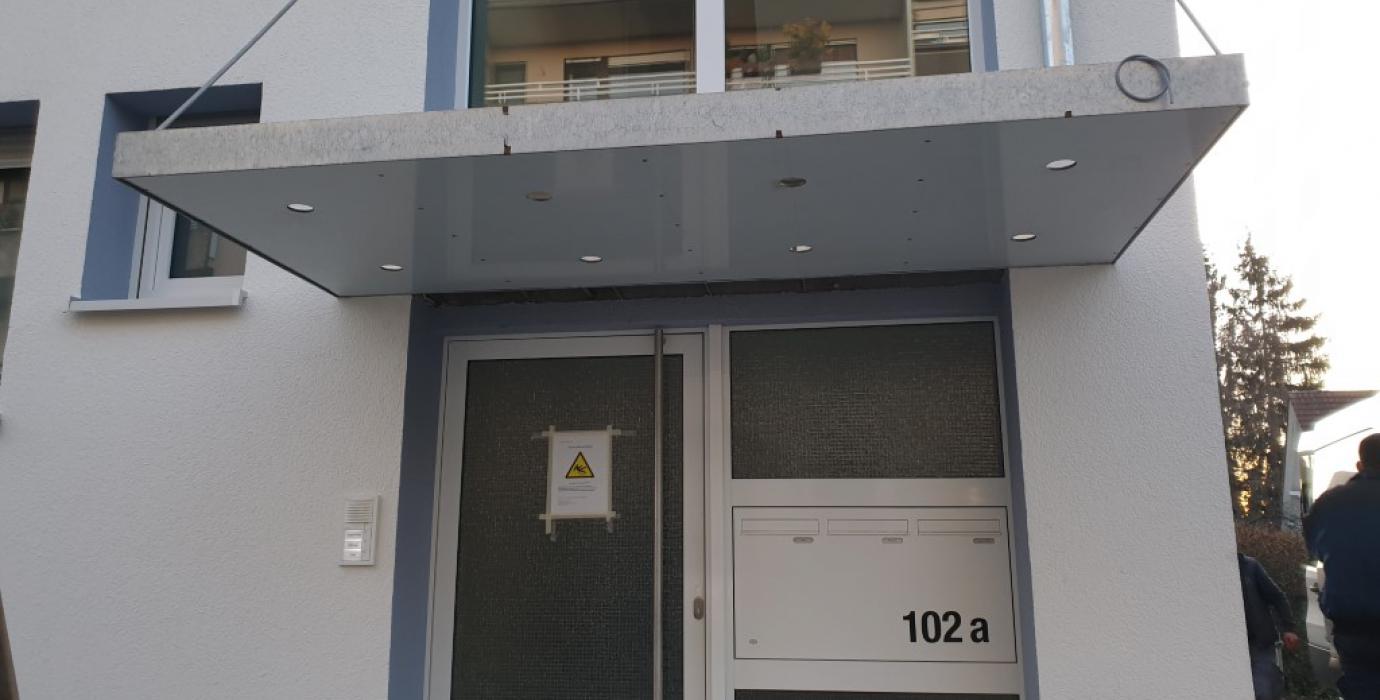 CSSW GmbH Vordach Hauseingang mit LED Beleuchtung
