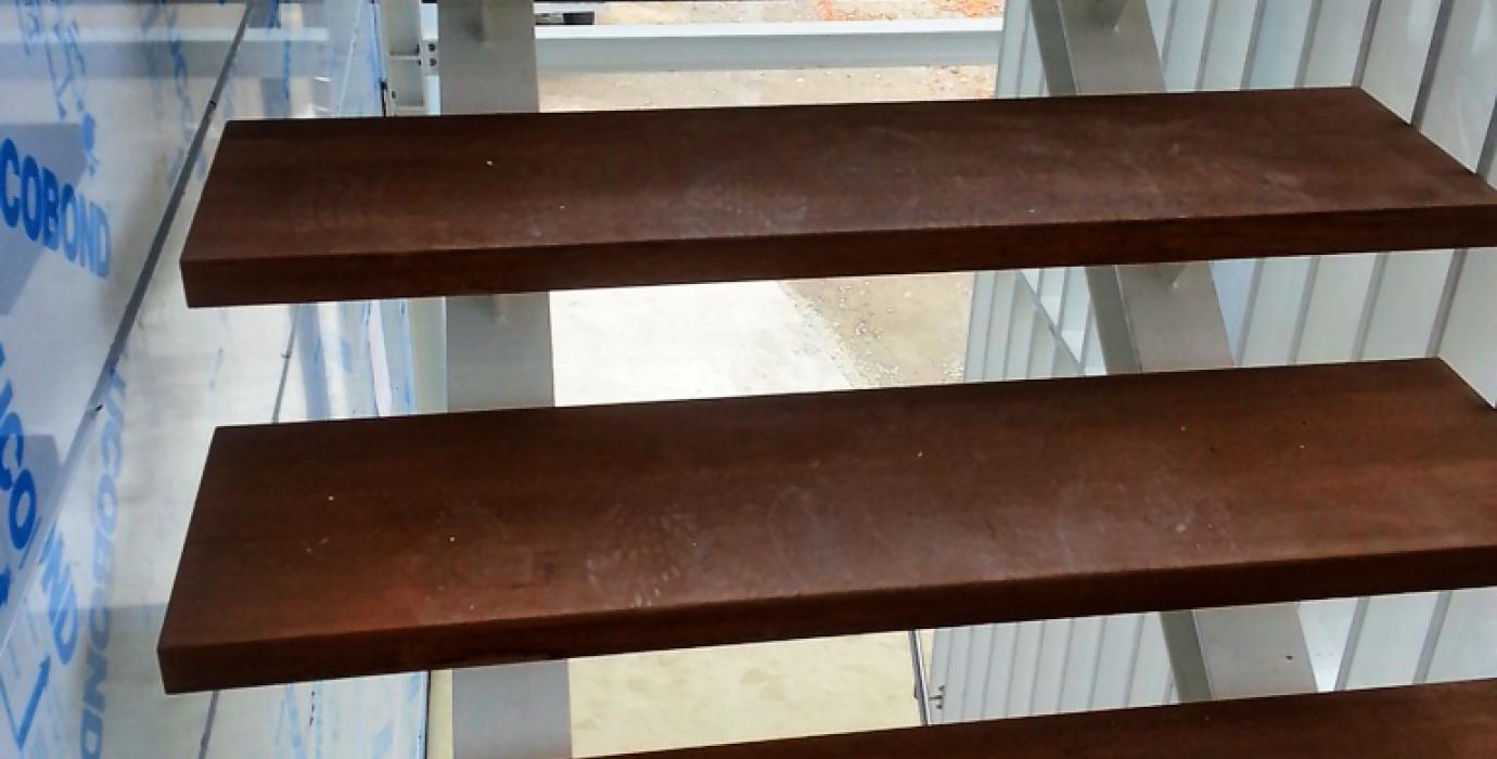 CSSW GmbH Stahltreppe mit gebeizten Eichenstufen - Hotel Adler