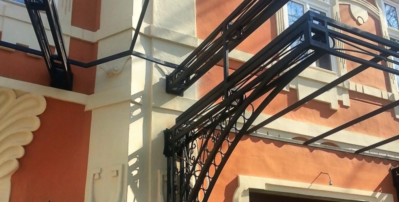 Historisches Vordach