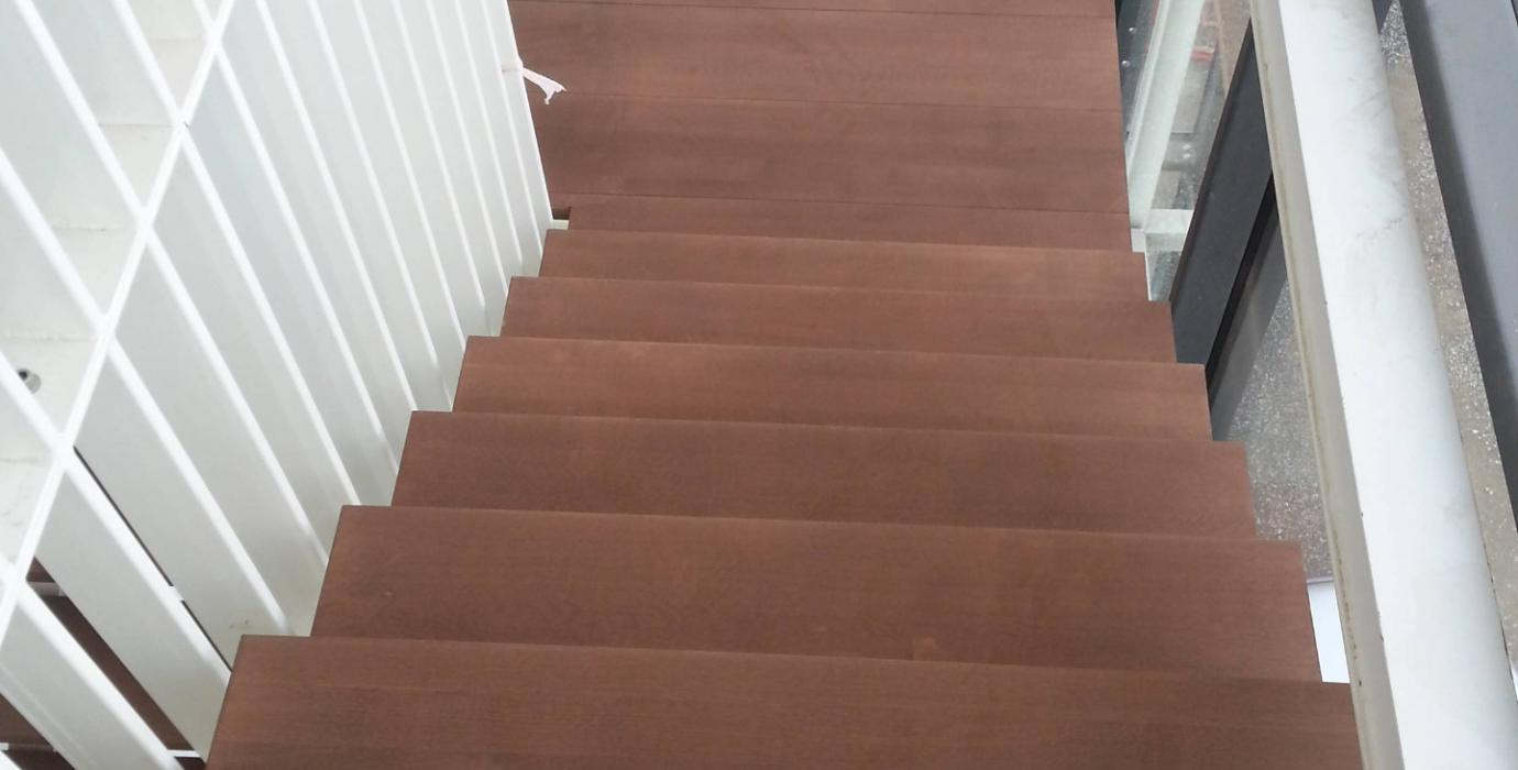 CSSW GmbH Stahltreppe mit gebeizten Eichenstufen - Hotel Adler